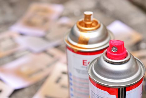 kaleng aerosol bekas dapat menjadi limbah berbahaya