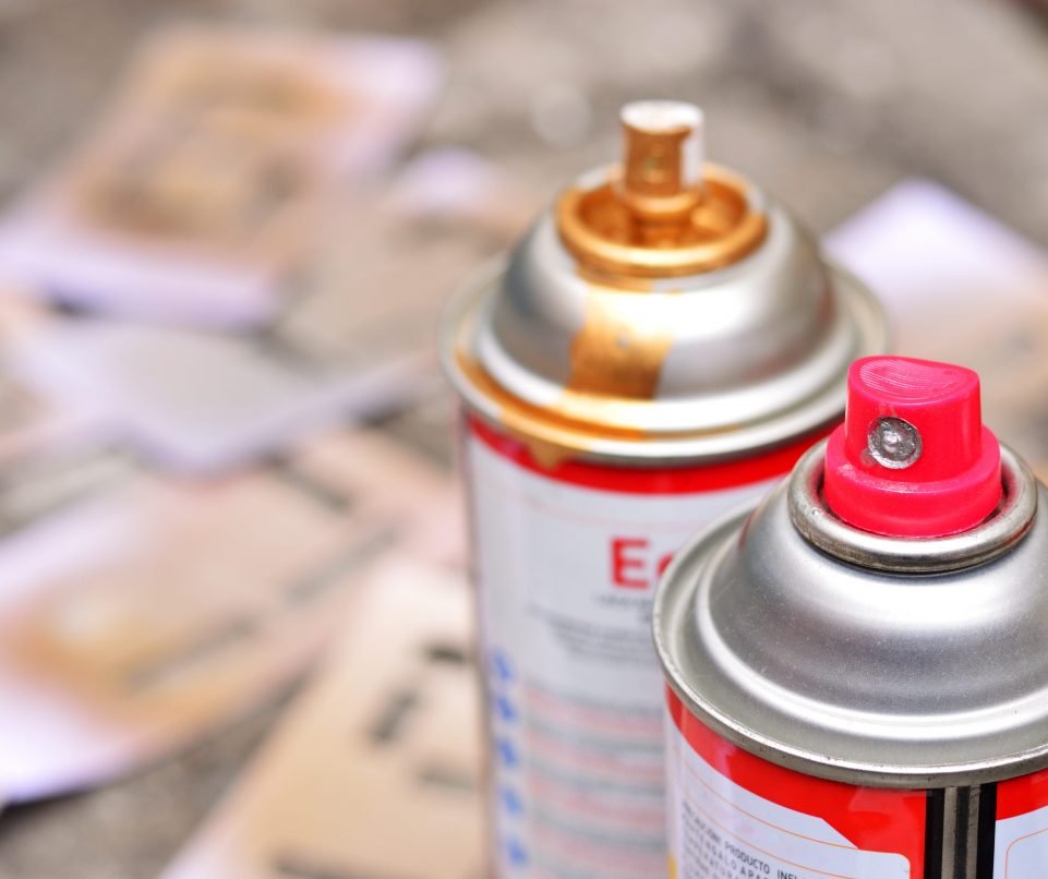 kaleng aerosol bekas dapat menjadi limbah berbahaya